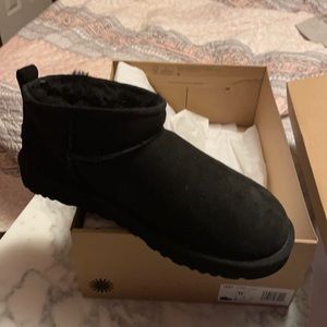 Ugh Classic Ultra Mini